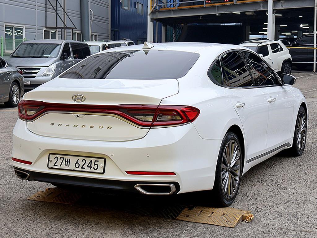 HYUNDAI Grandeur - Vista 7