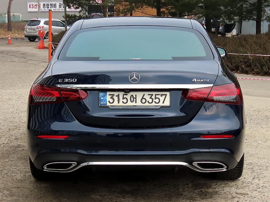 Mercedes Benz E class - Vista 4