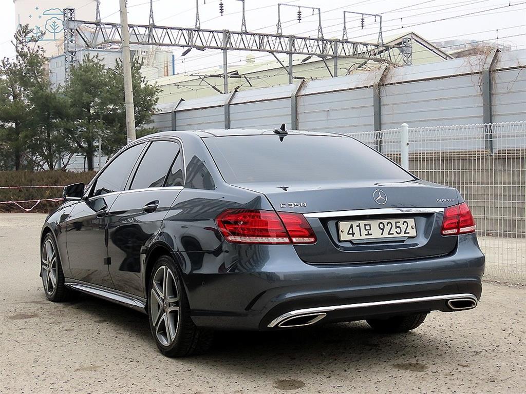 Mercedes Benz E class - Vista 3