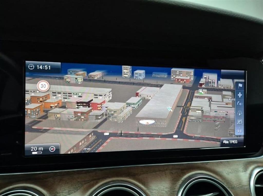 Mercedes Benz E class 2017 Plateado - Importación desde Corea - HF Imports Iquique - Foto 14