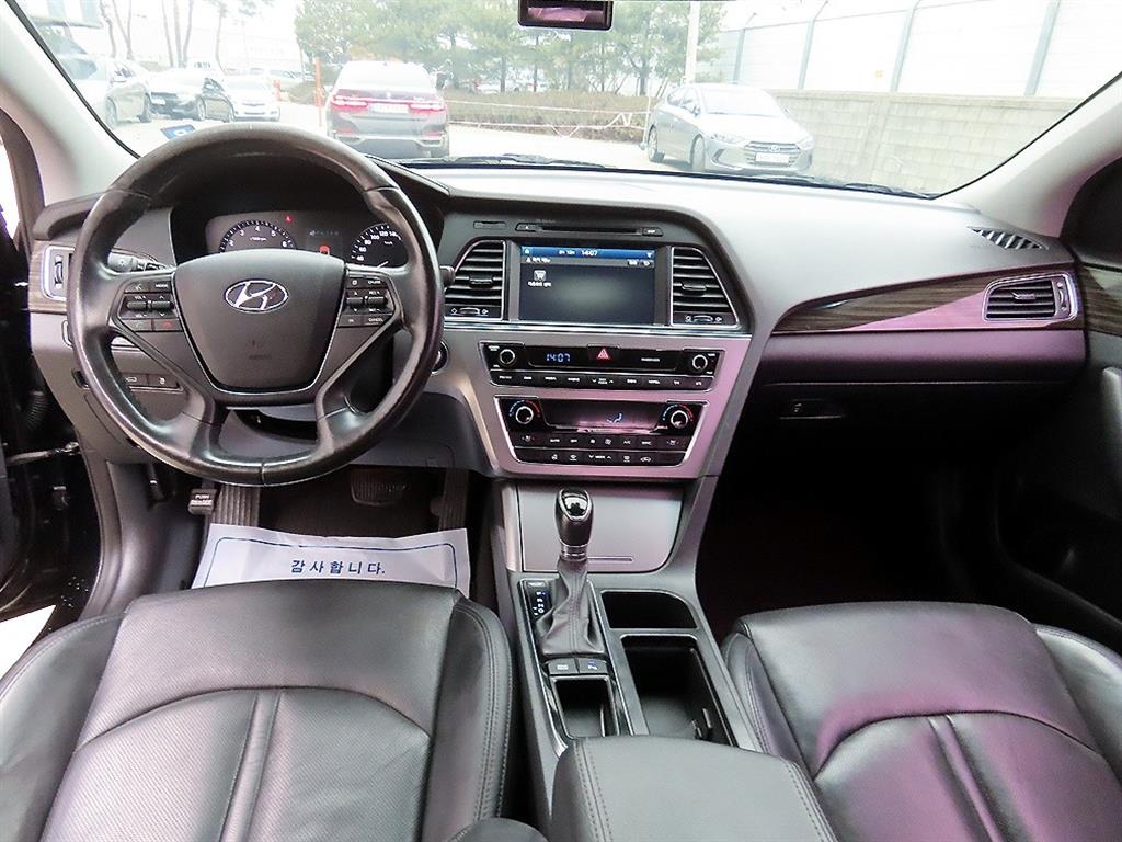 HYUNDAI Sonata - Vista 7