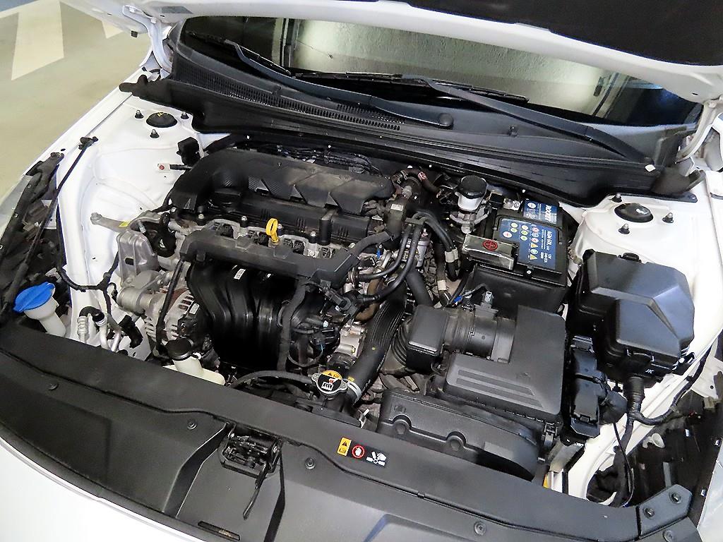 HYUNDAI Avante 2021 Blanco - Importación desde Corea - HF Imports Iquique - Foto 17