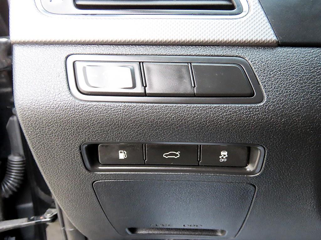 HYUNDAI Sonata - Vista 12