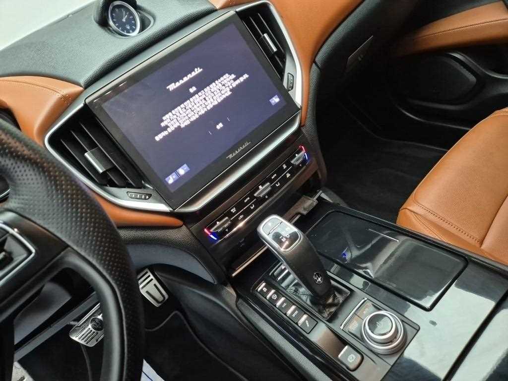 Maserati Ghibli - Vista 10