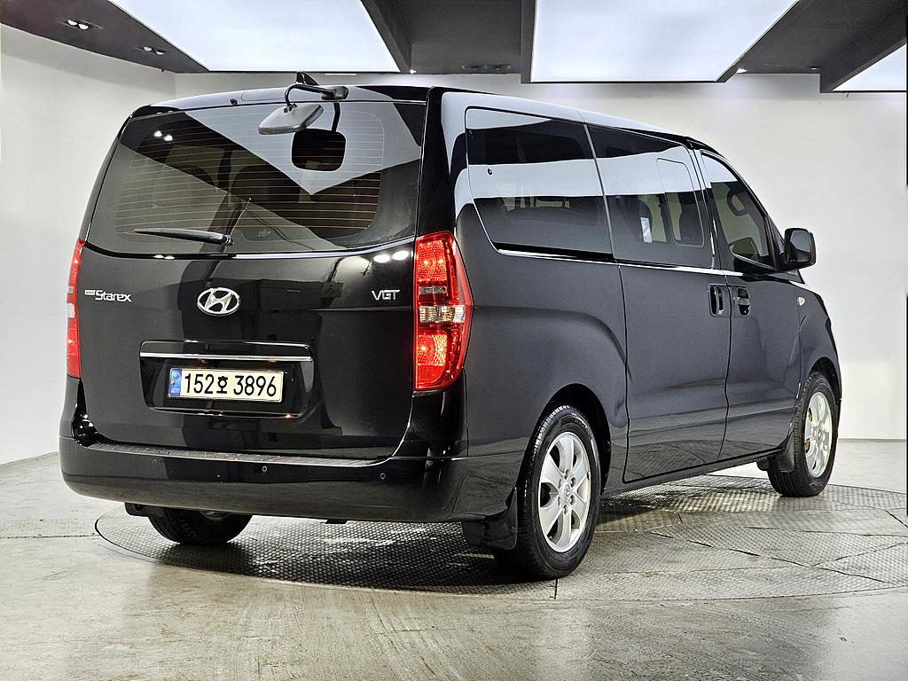 HYUNDAI Starex - Vista 4