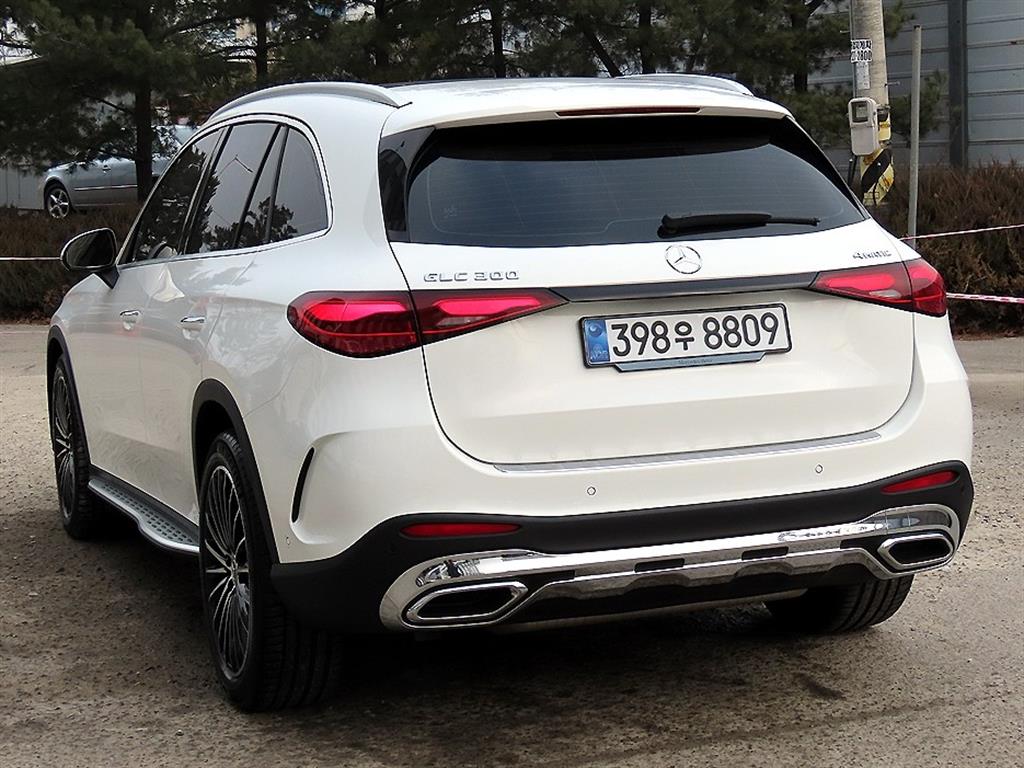 Mercedes Benz GLC Class - Vista 3