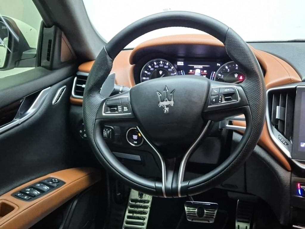 Maserati Ghibli - Vista 9