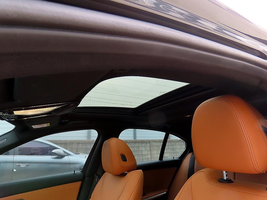 BMW 3 series 2024 Negro - Importación desde Corea - HF Imports Iquique - Foto 18