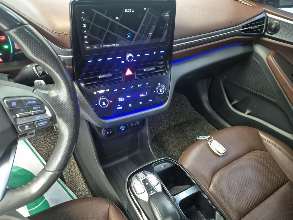 HYUNDAI Ioniq - Vista 10