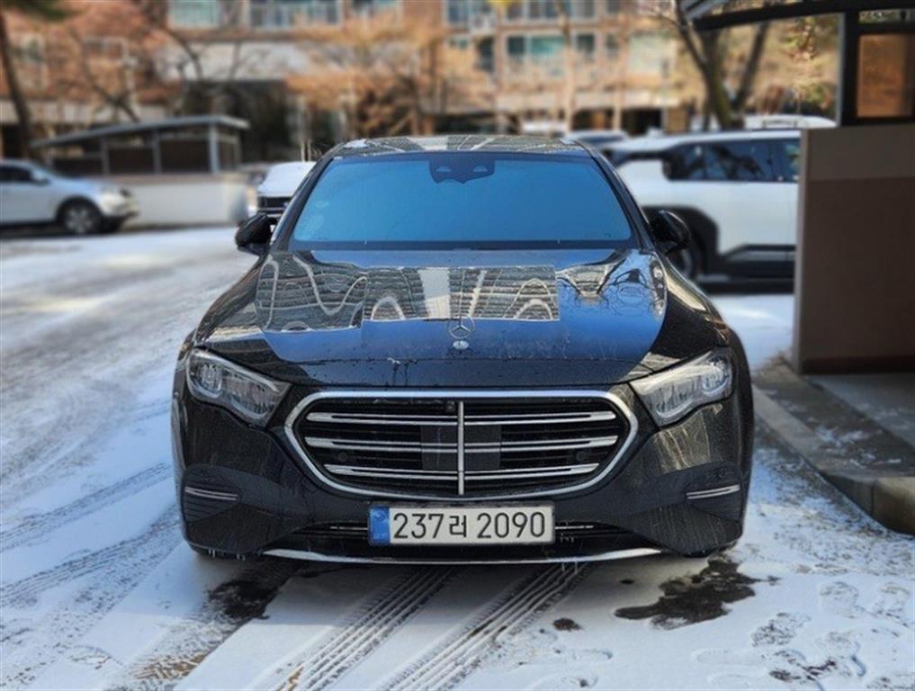 Mercedes Benz E class 2024 Negro - Importación desde Corea - HF Imports Iquique - Foto 1