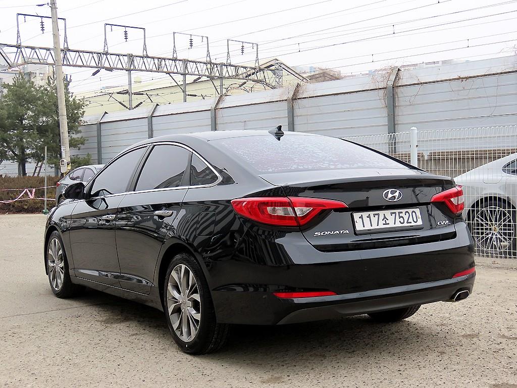 HYUNDAI Sonata - Vista 3