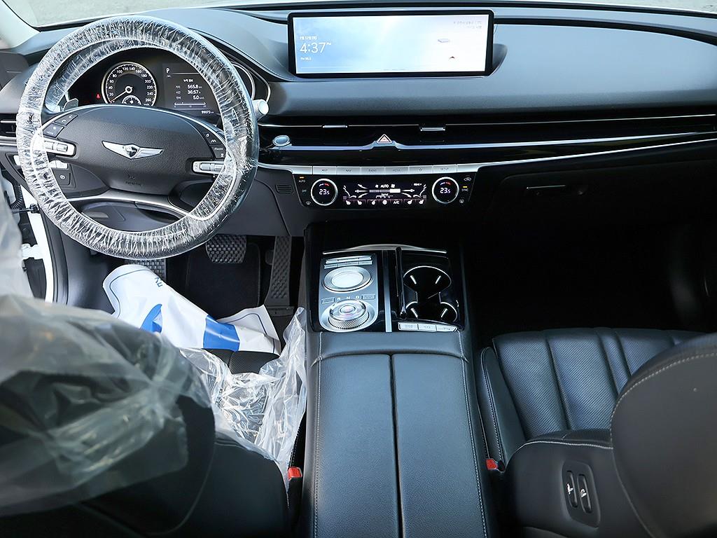 Genesis G80 - Vista 9