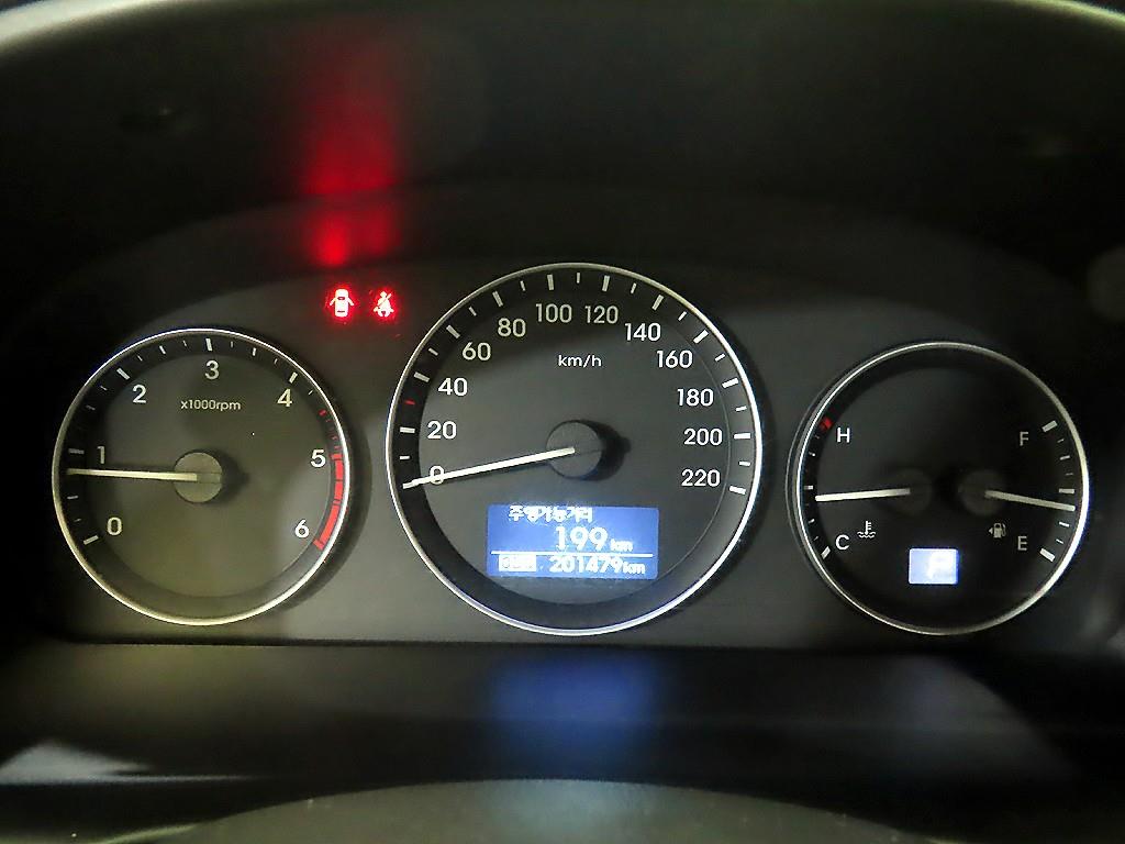 HYUNDAI Starex - Vista 9