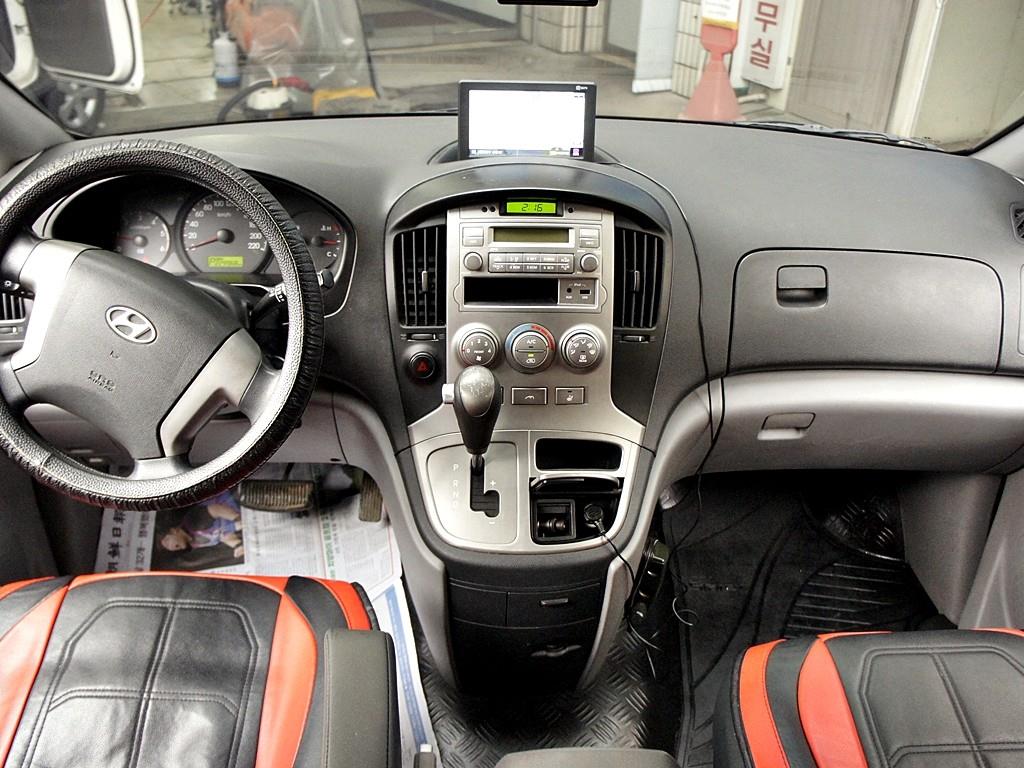 HYUNDAI Starex - Vista 12