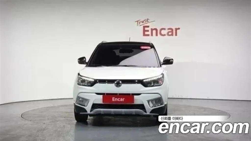 Ssangyong Tivoli - Vista 2