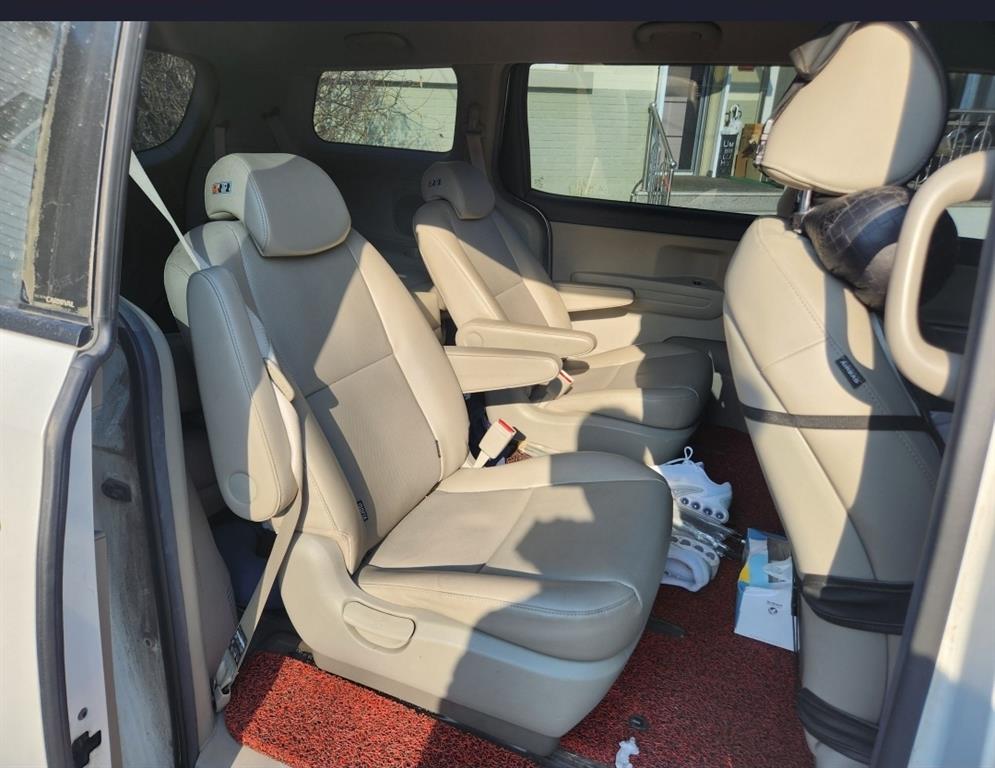 KIA Carnival - Vista 2