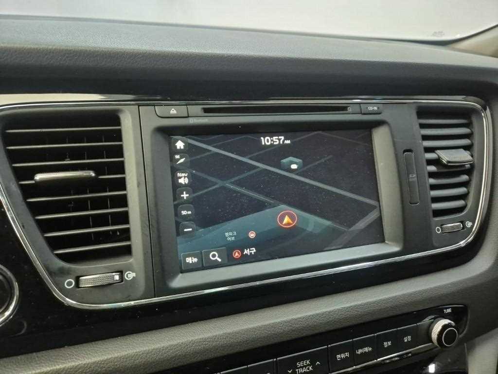 KIA Carnival 2016 Plateado - Importación desde Corea - HF Imports Iquique - Foto 13