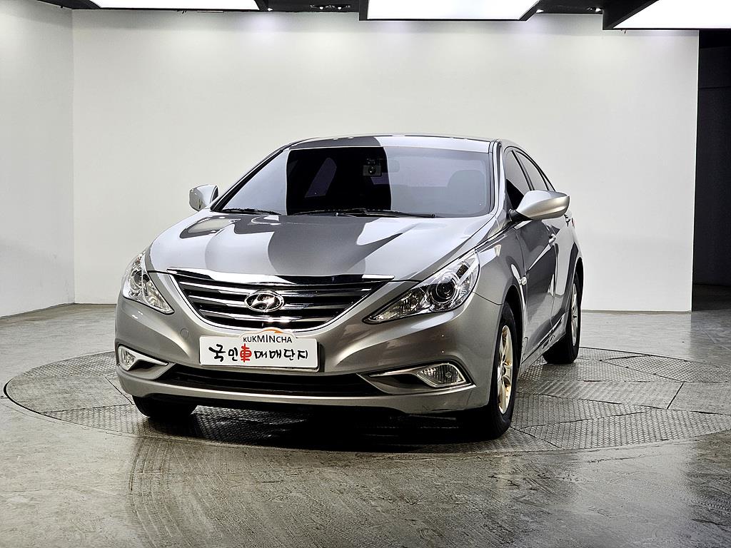 HYUNDAI Sonata - Vista 2