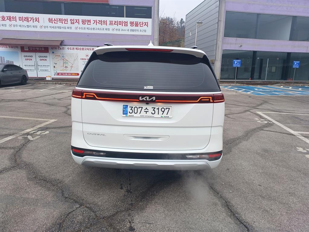 KIA Carnival - Vista 6