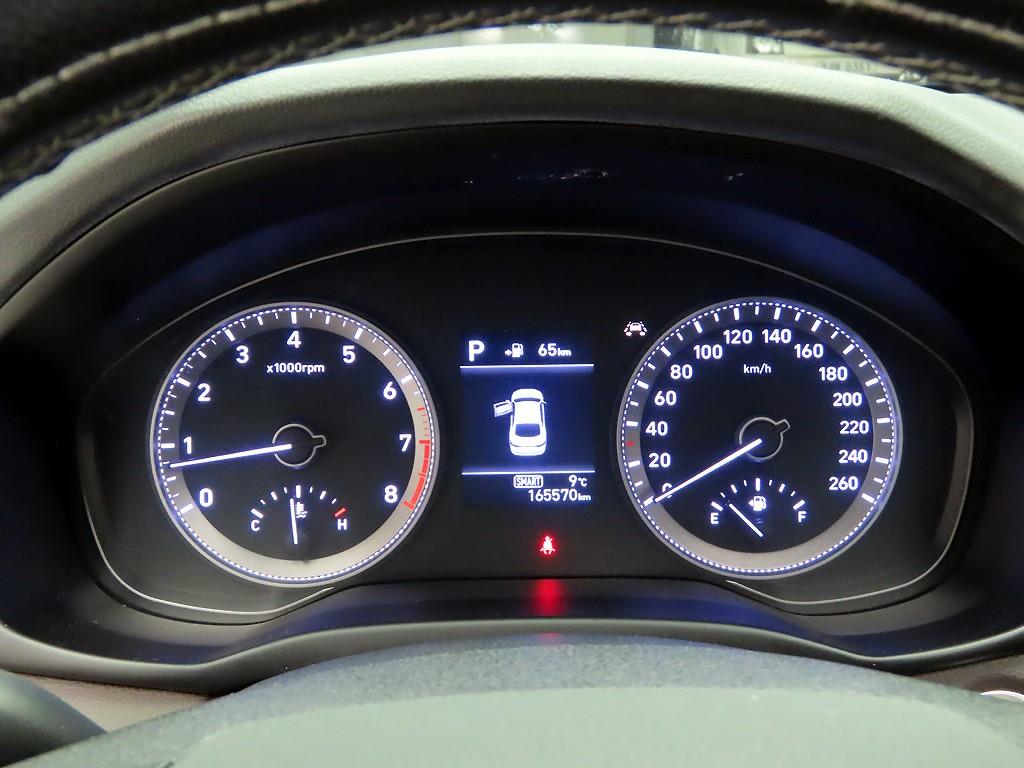 HYUNDAI Grandeur - Vista 5