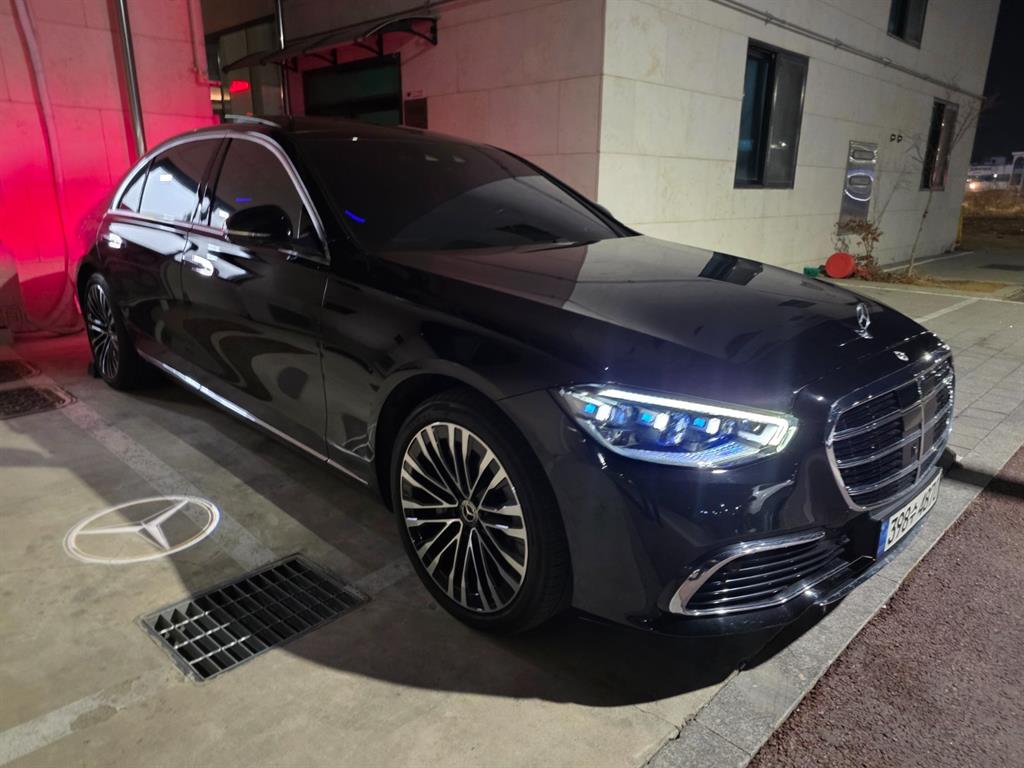 Mercedes Benz S Class - Vista 3