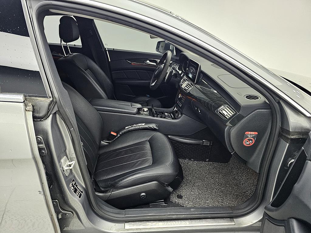 Mercedes Benz CLS Class - Vista 11