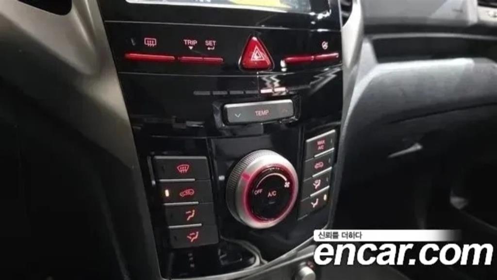 Ssangyong Tivoli - Vista 10