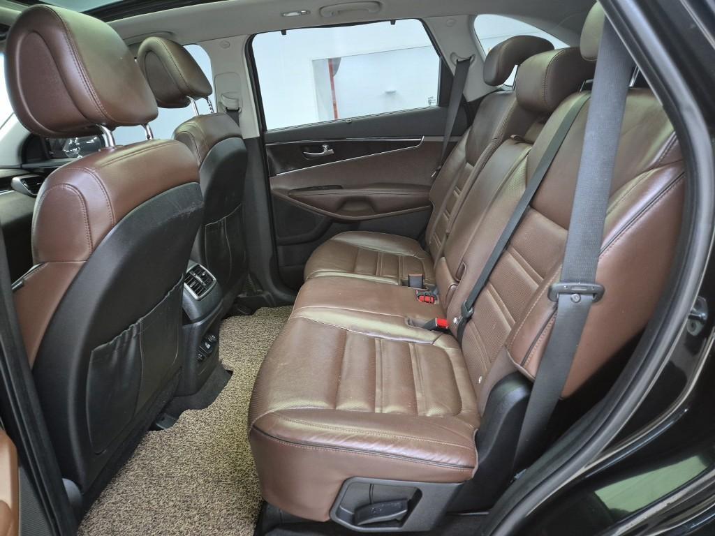 KIA Sorento - Vista 10