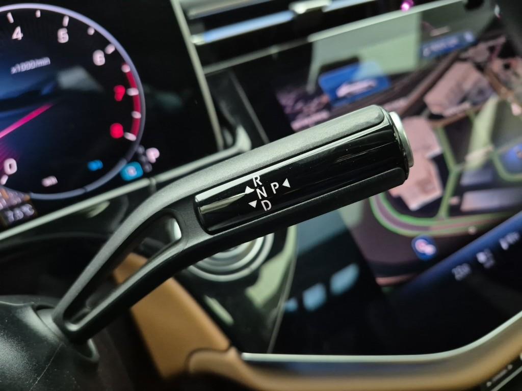 Mercedes Benz E class - Vista 8