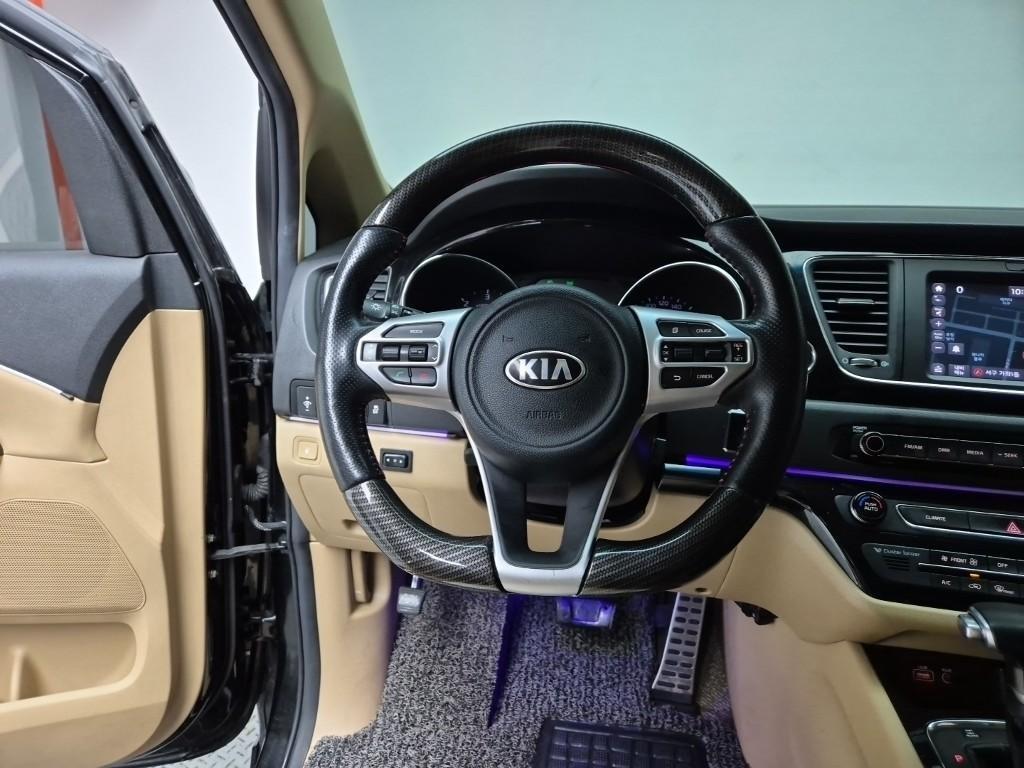KIA Carnival 2017 Verde - Importación desde Corea - HF Imports Iquique - Foto 19