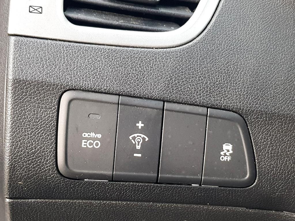 HYUNDAI Avante - Vista 11