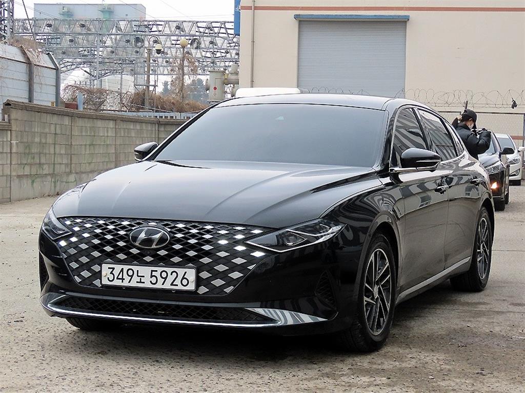 HYUNDAI Grandeur - Vista 2