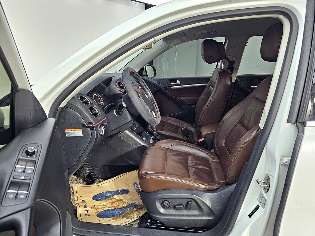 Volkswagen Tiguan - Vista 8