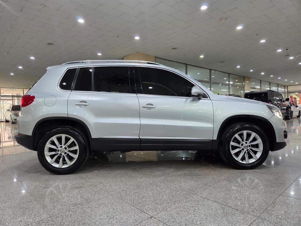 Volkswagen Tiguan - Vista 5