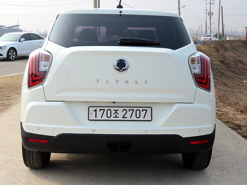 Ssangyong Tivoli - Vista 4