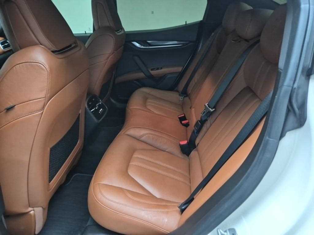 Maserati Ghibli - Vista 12