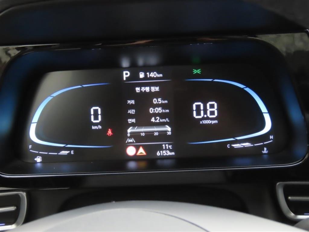 HYUNDAI Avante - Vista 9