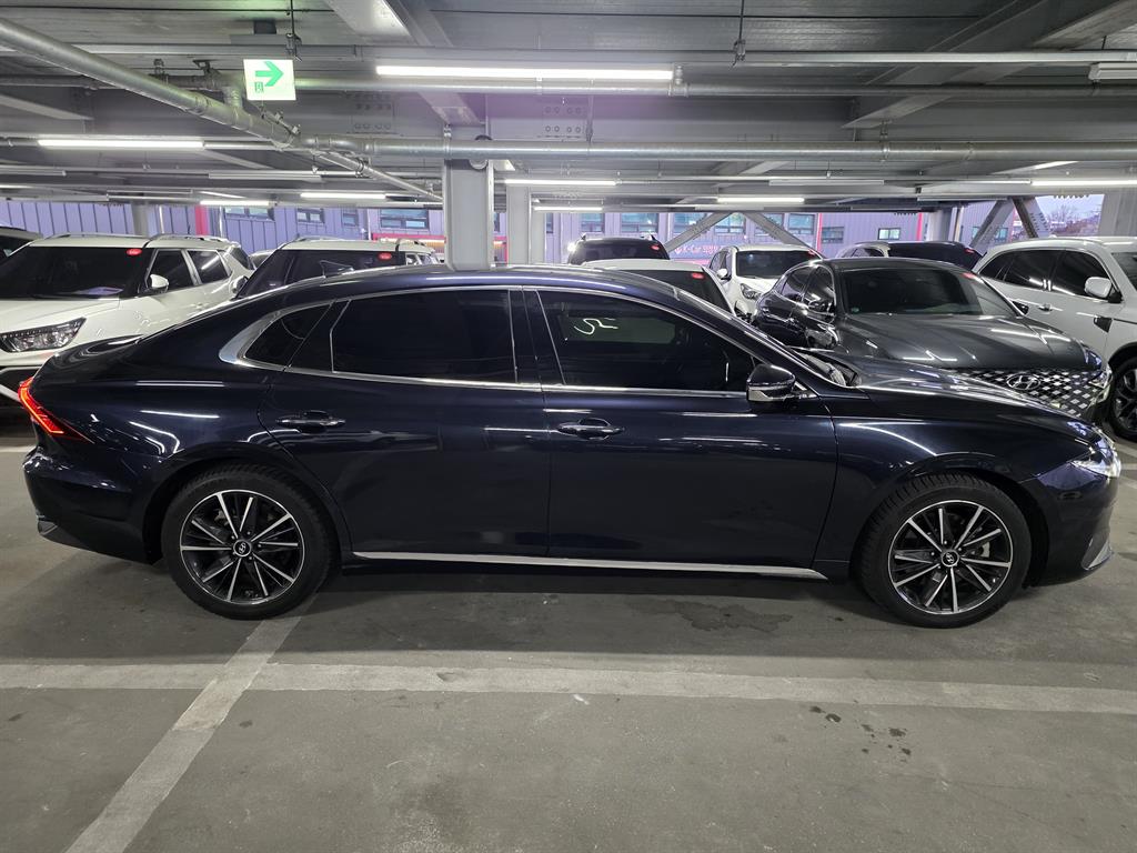 HYUNDAI Grandeur - Vista 3