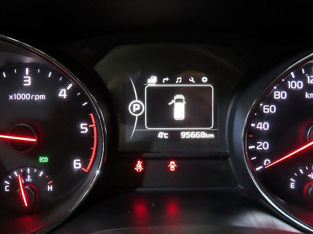KIA Carnival - Vista 9
