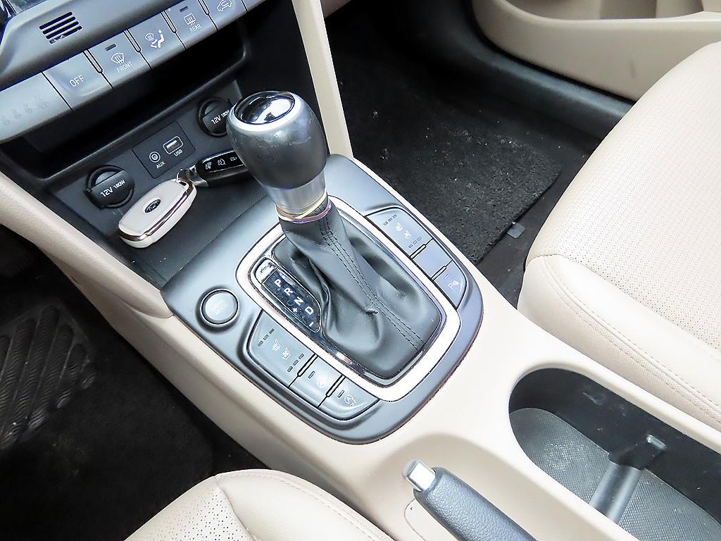 HYUNDAI Kona - Vista 10