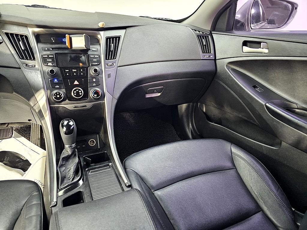 HYUNDAI Sonata - Vista 10