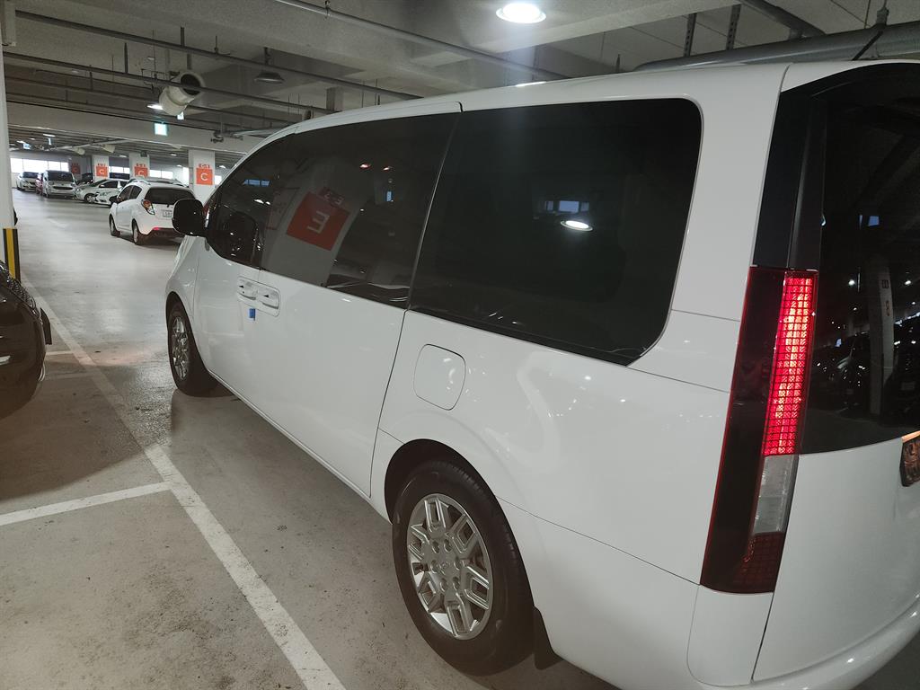 HYUNDAI Staria - Vista 4