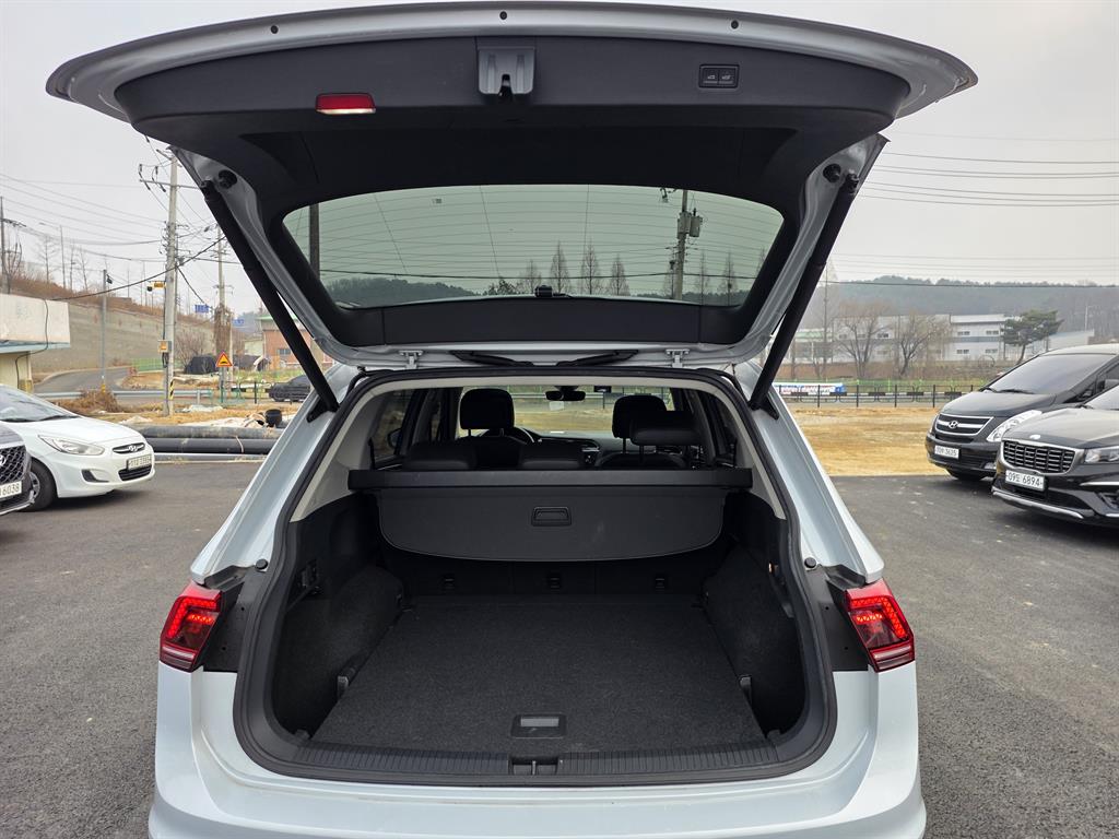 Volkswagen Tiguan 2018 Blanco - Importación desde Corea - HF Imports Iquique - Foto 15