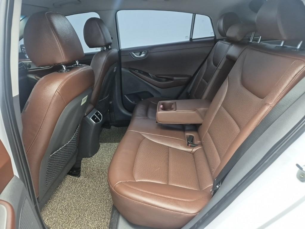 HYUNDAI Ioniq - Vista 12