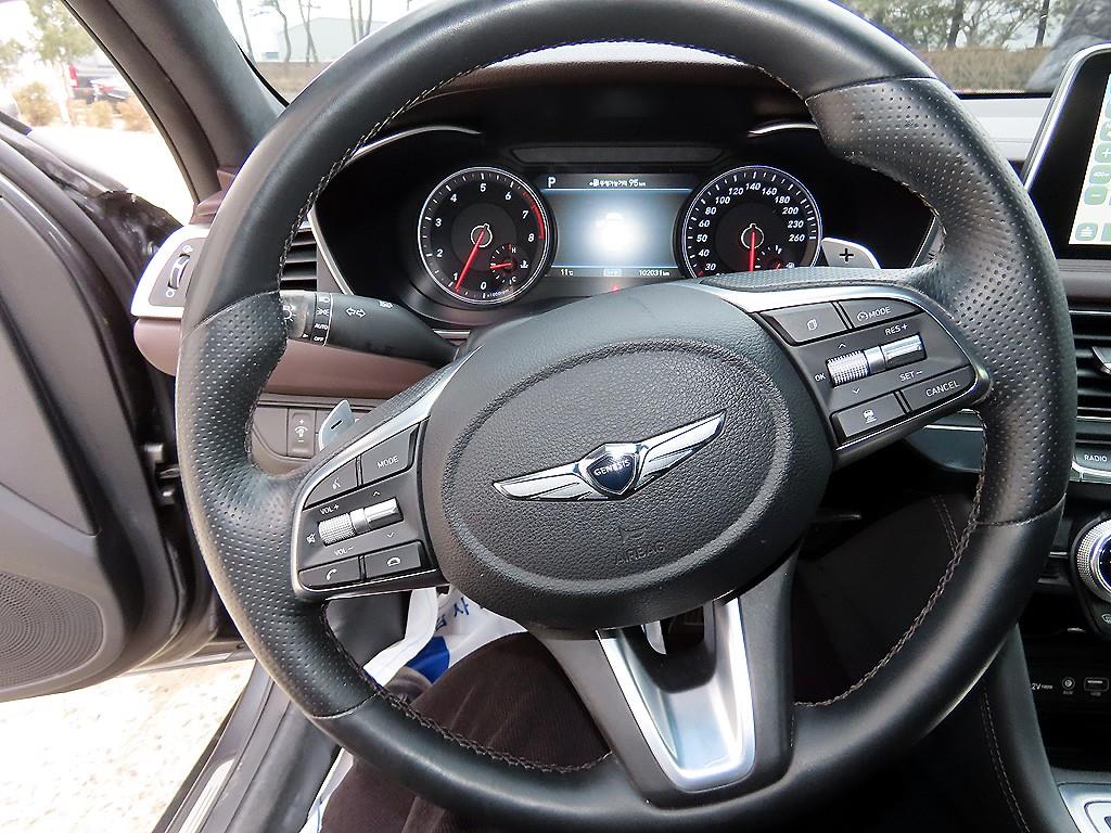 Genesis G70 - Vista 8