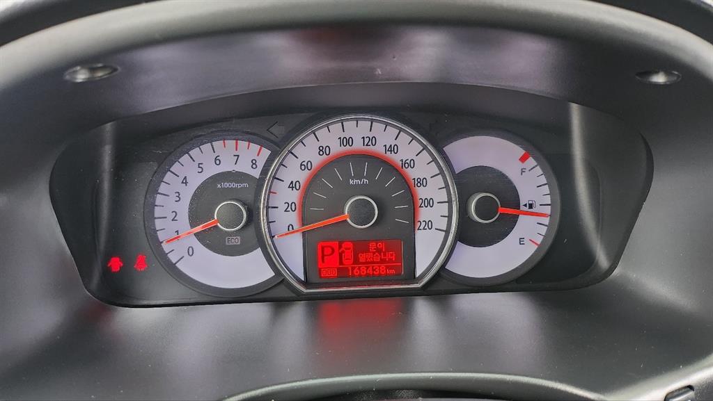 KIA Carens - Vista 10