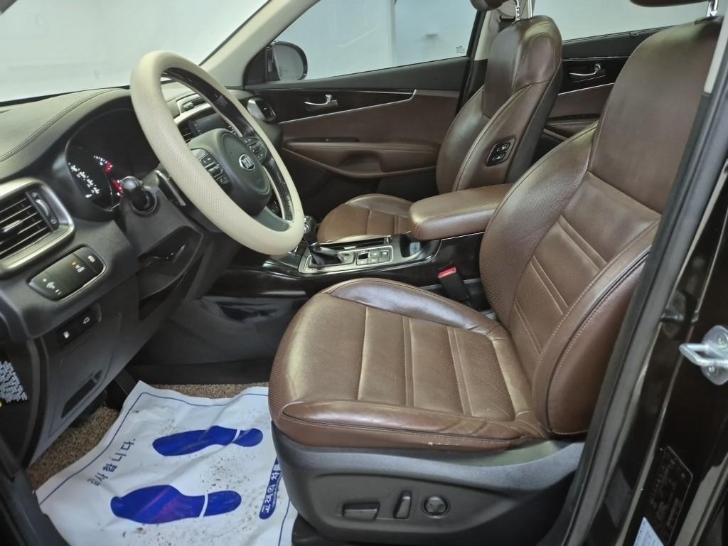 KIA Sorento - Vista 9