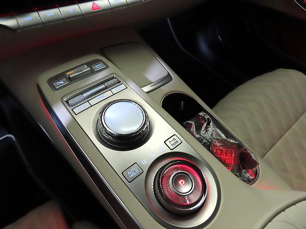 Genesis GV70 - Vista 12