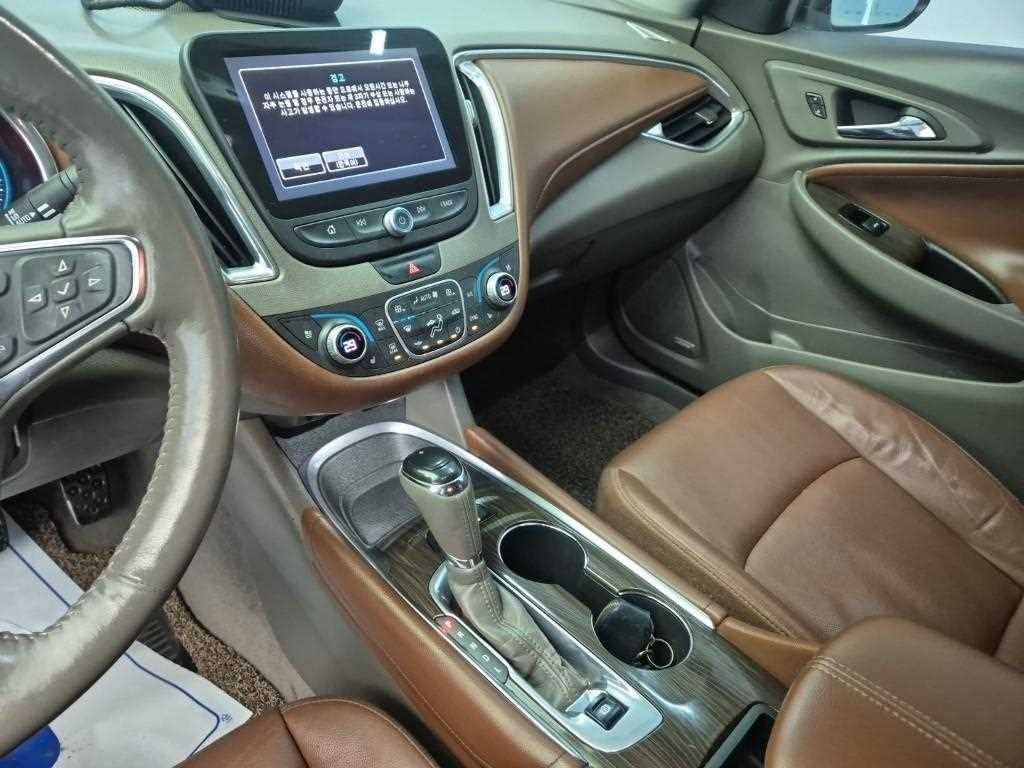 Chevrolet Malibu - Vista 10