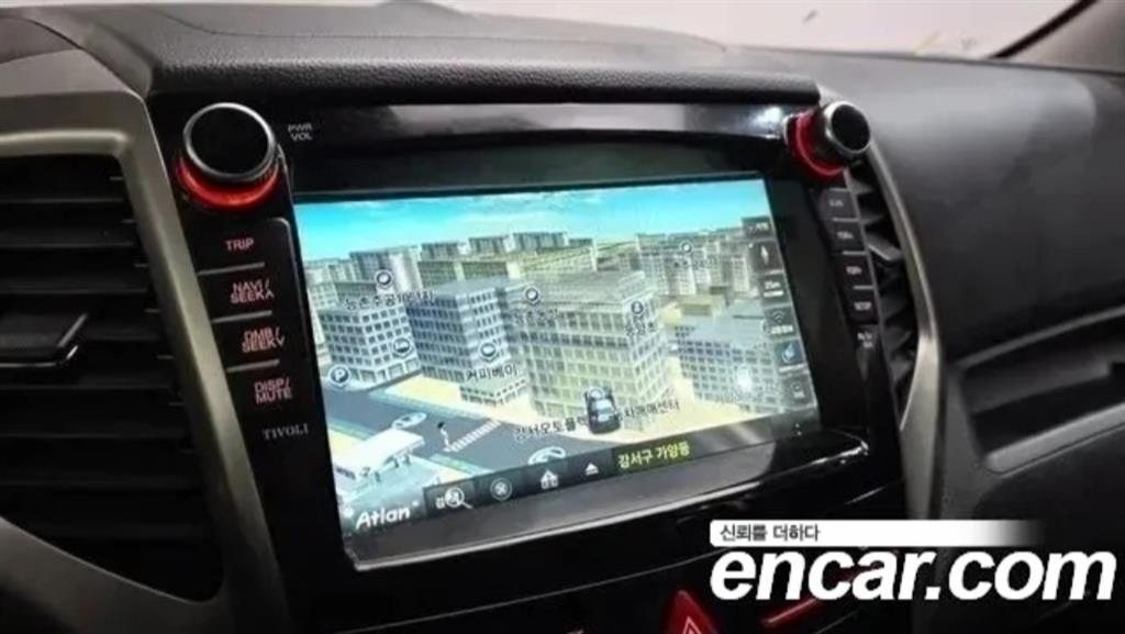 Ssangyong Tivoli - Vista 8